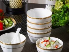 陶瓷碗和骨瓷碗哪个更好(陶瓷碗和骨瓷碗哪个更健康)