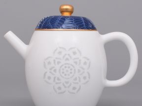 芳菲陶瓷茶具设计(茶具买紫砂还是陶瓷)