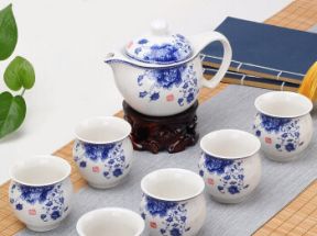 景德镇陶瓷茶具(景德镇瓷茶壶价值图)
